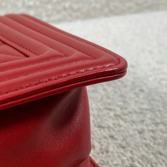 Pre-Owned Authentic Chanel Boy Bag Red Lambskin Old Medium - Picture 10 of 16